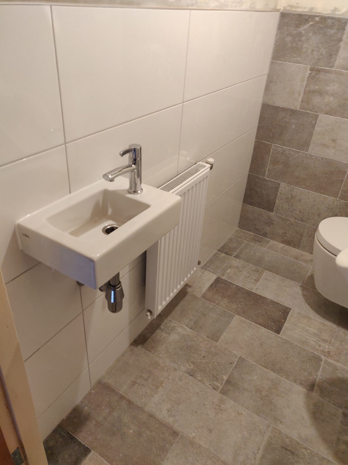 Laag Radioactief vaak bovenaanzicht ontwerp toilet en urinoir - Klein Hesselink Service